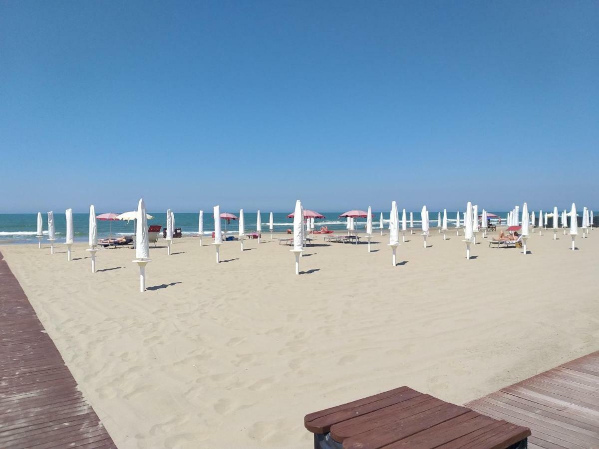 Beach House Apartment Passoscuro Luaran gambar